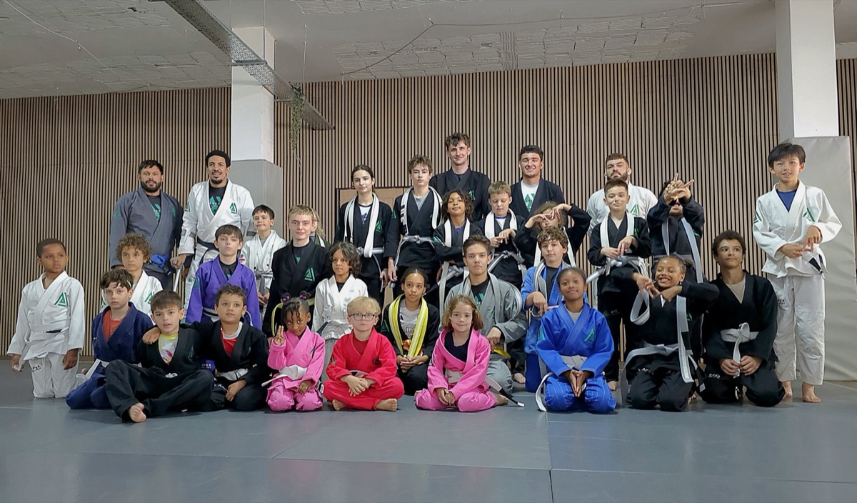 The Apex kids programme with the coaching team